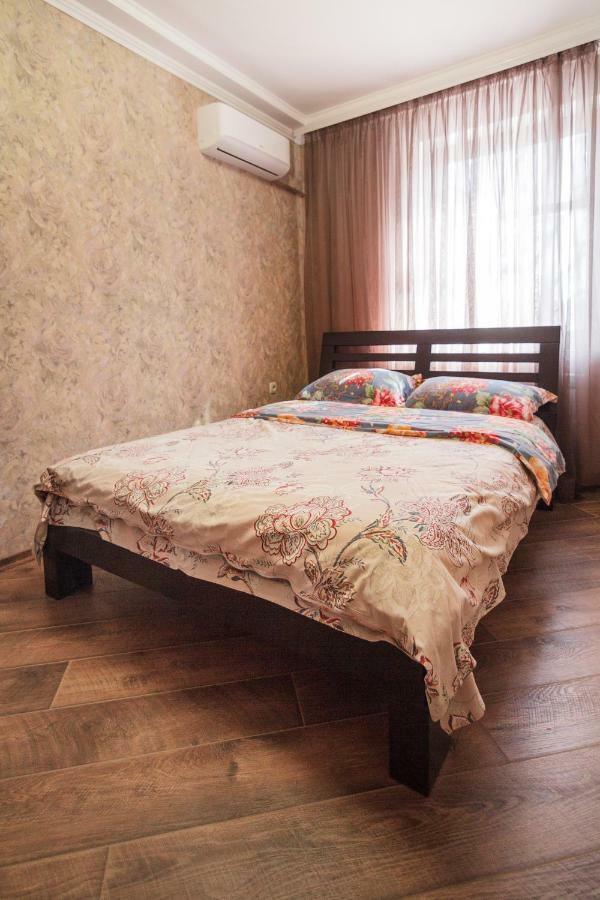 Apartment In Deribasovskay Street 20 Odessa Extérieur photo
